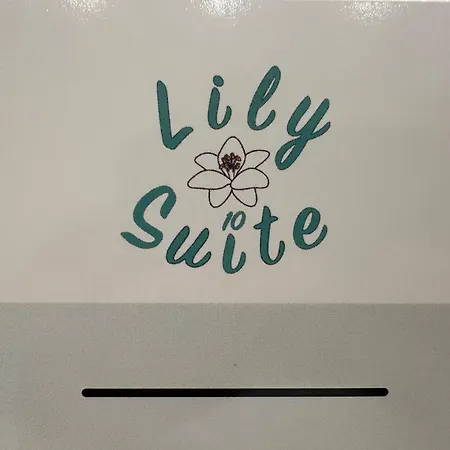 Lily 10