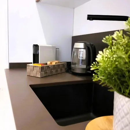 Lily 10 Apartment *