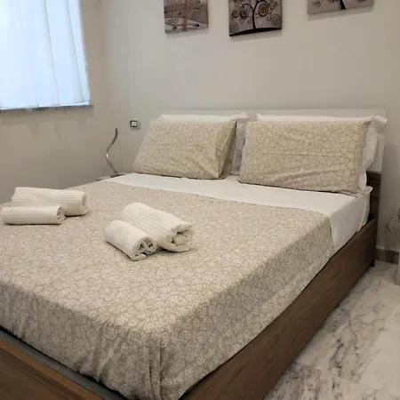 Lily 10 Apartment *